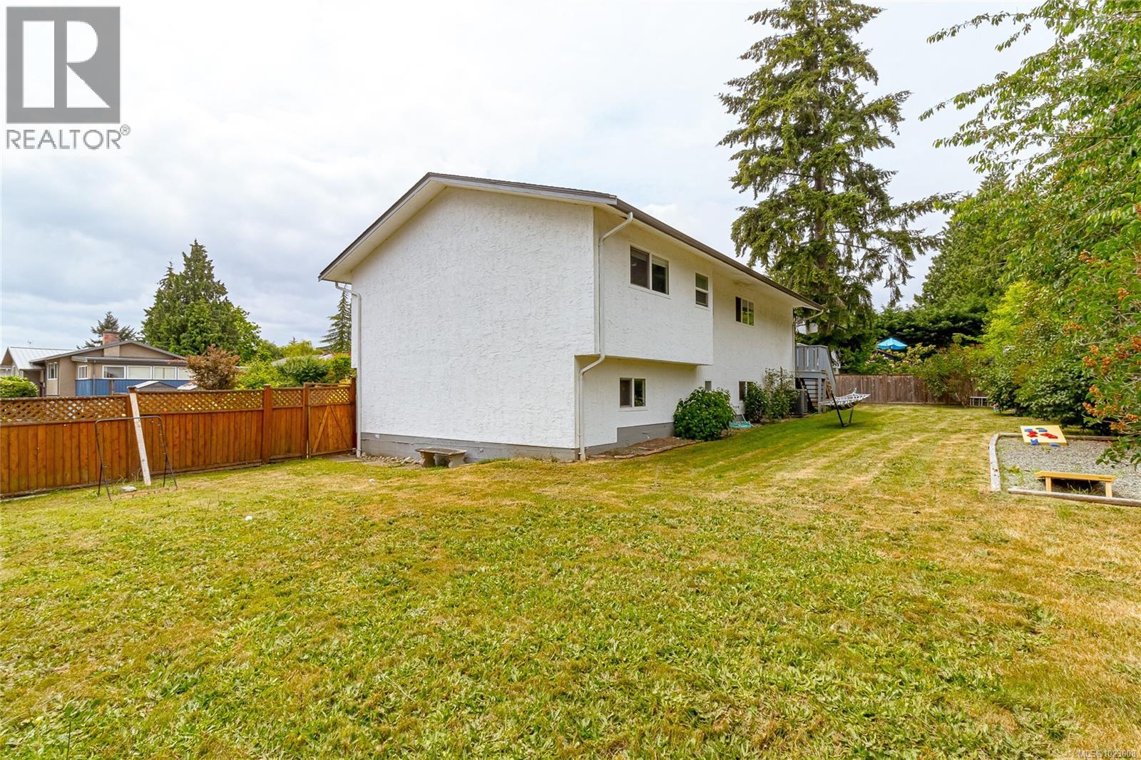 8022 Galbraith Cres, Central Saanich