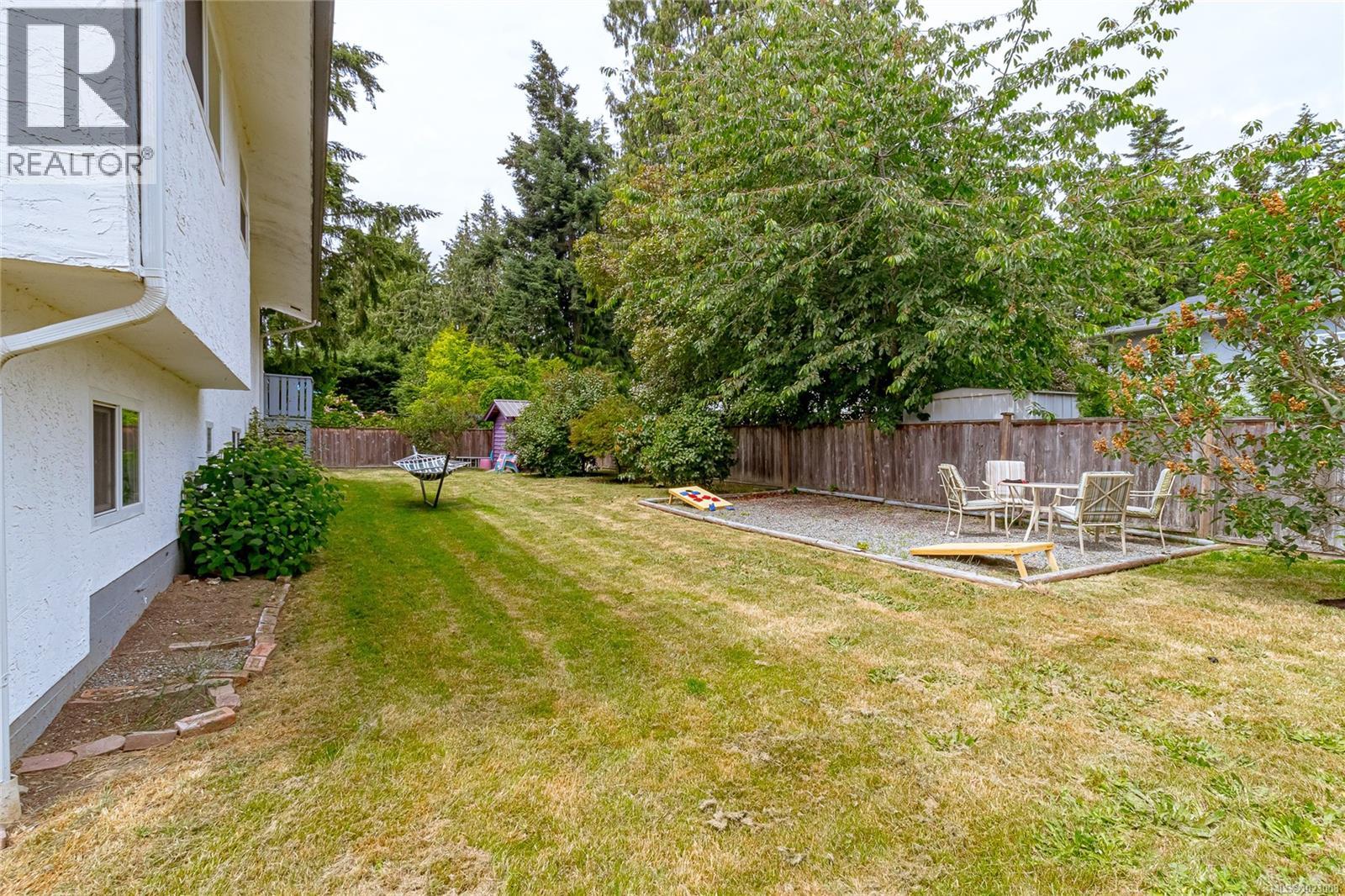 8022 Galbraith Cres, Central Saanich