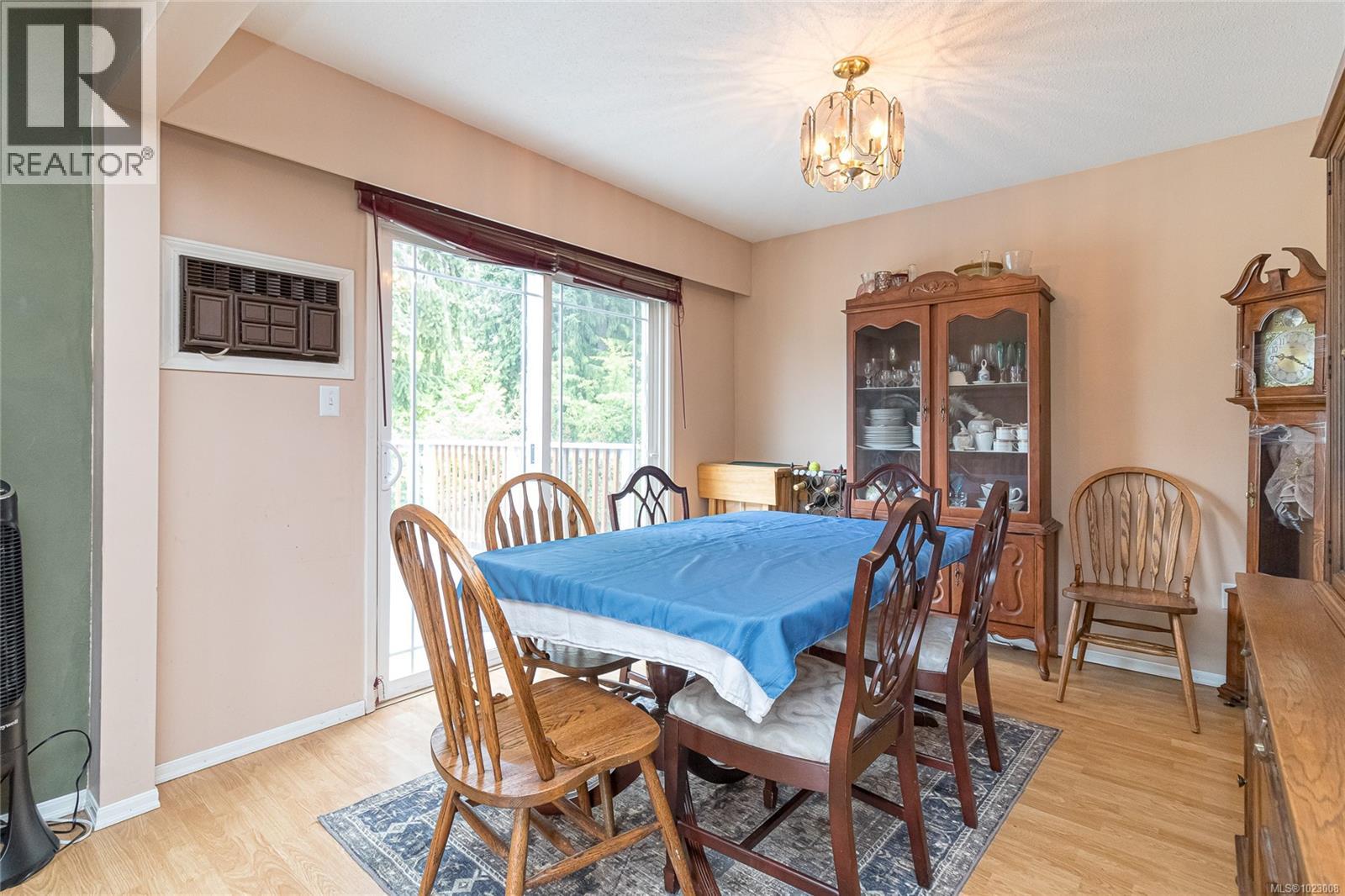 8022 Galbraith Cres, Central Saanich