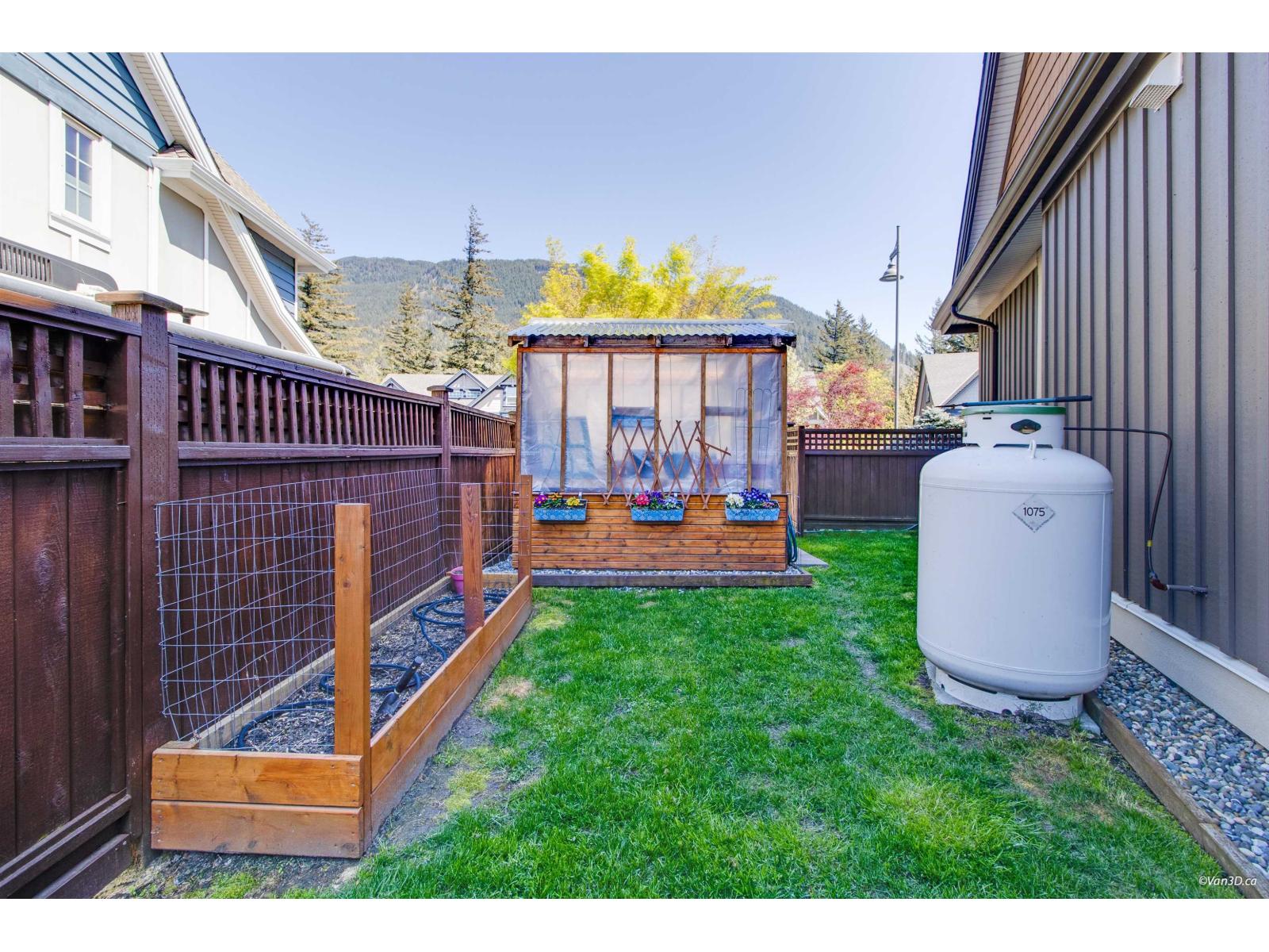 15 1911 WOODSIDE BOULEVARD, Mt Woodside, Agassiz