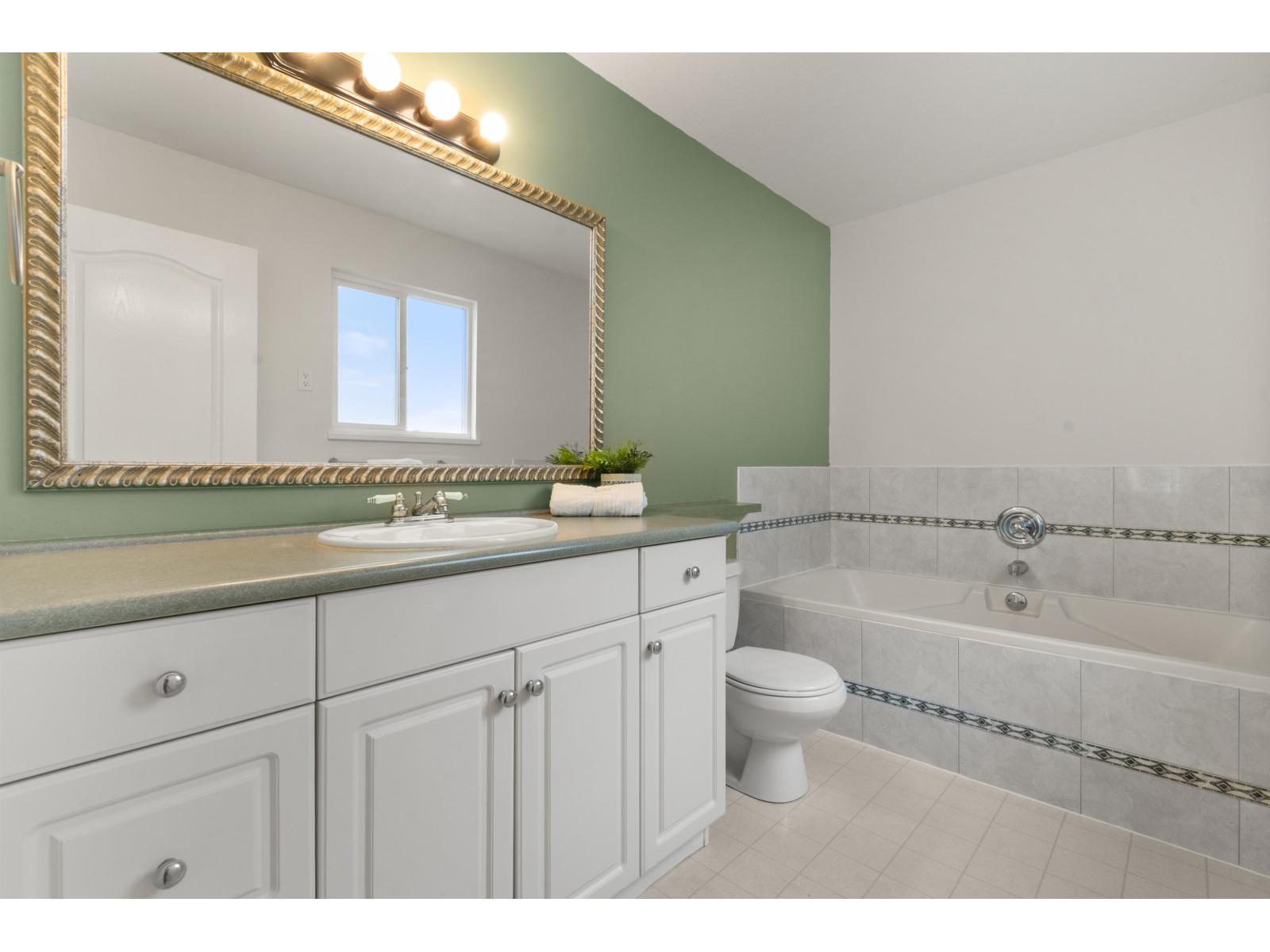 322 MIAMI RIVER DRIVE, Harrison Hot Springs, Harrison Hot Springs