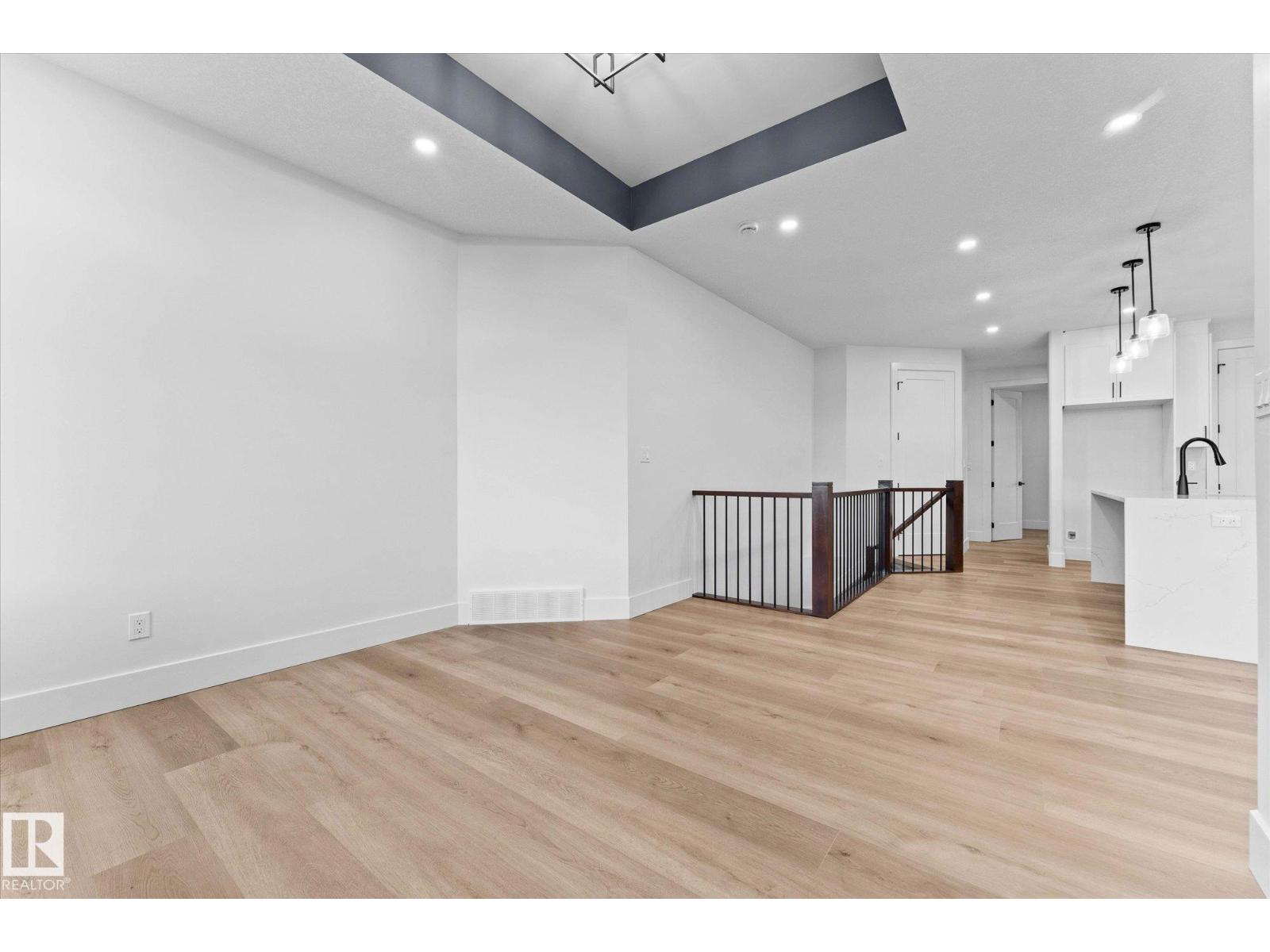 325 MEADOWVIEW DR - 14