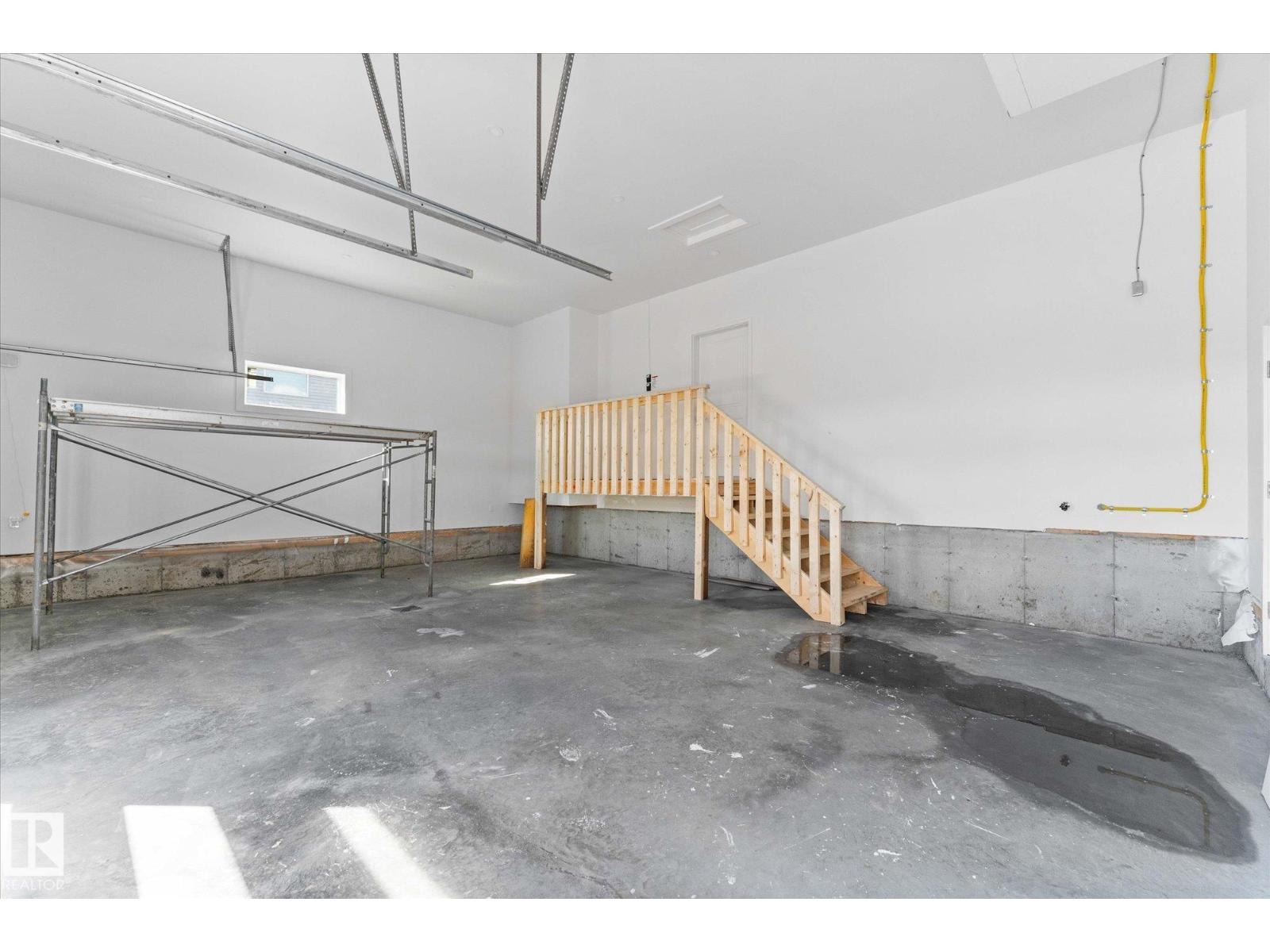 325 MEADOWVIEW DR - 33