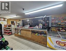 160 Carmarthen Street, photo 4