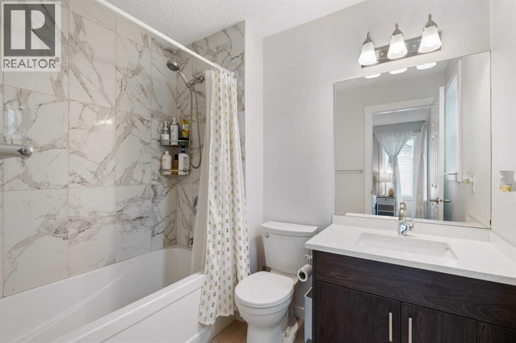 Single Family House Bi-level for Sale in  Hawkstone Drive NW Hawkwood Calgary 