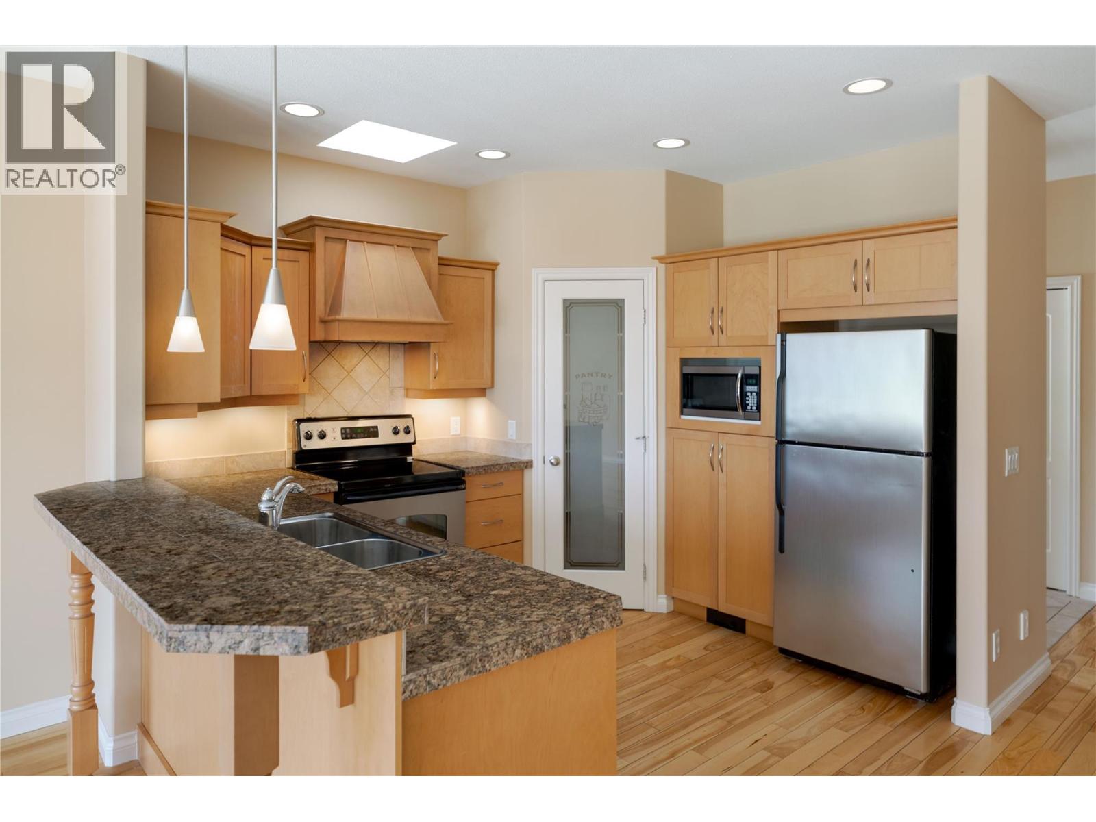  371 MCCARREN Avenue, Kelowna