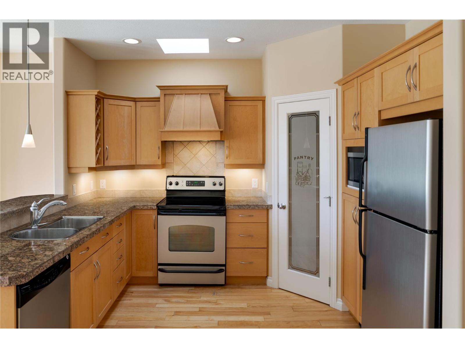  371 MCCARREN Avenue, Kelowna