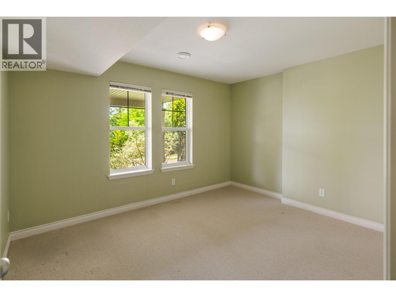  371 MCCARREN Avenue, Kelowna