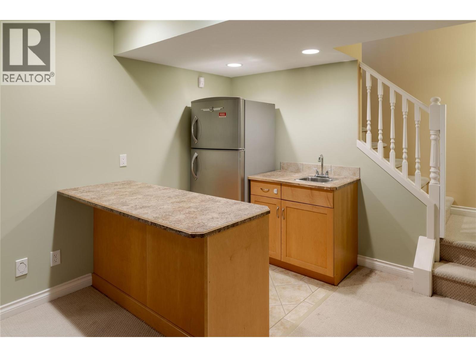  371 MCCARREN Avenue, Kelowna