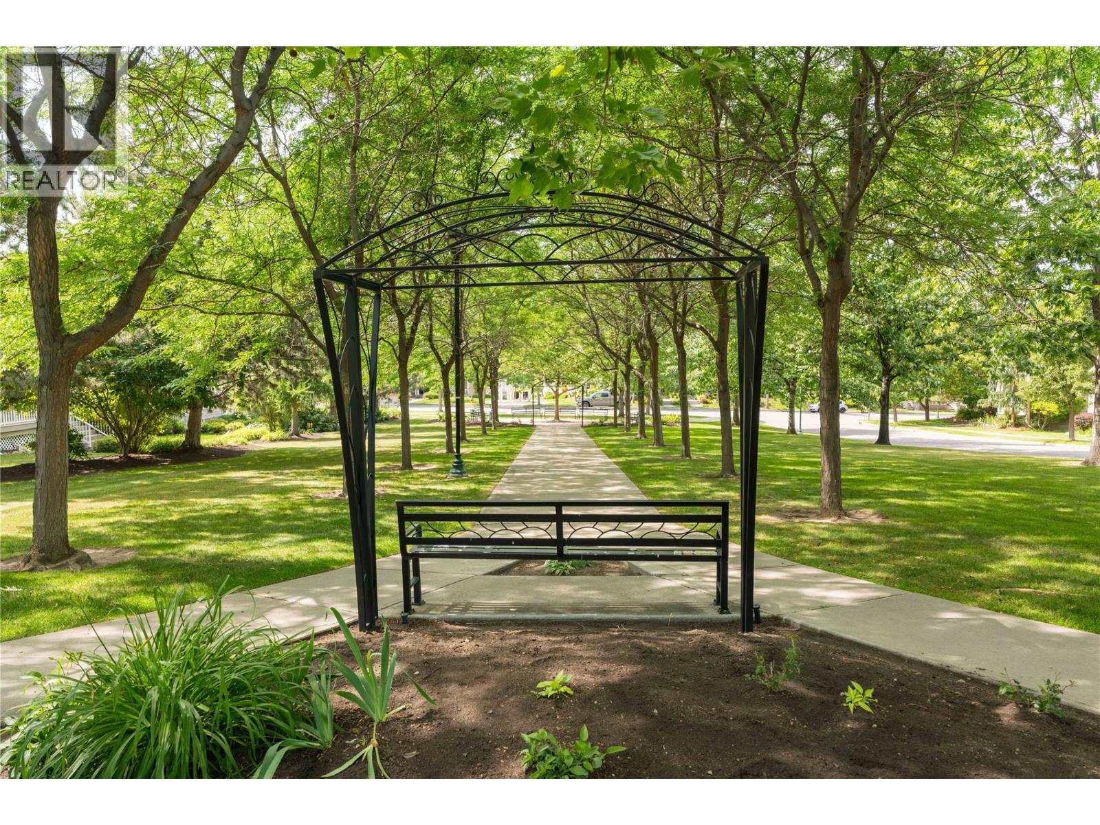  371 MCCARREN Avenue, Kelowna