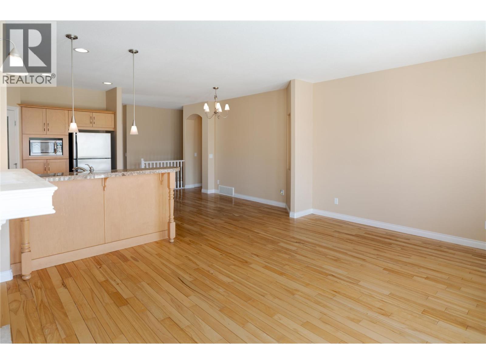  371 MCCARREN Avenue, Kelowna