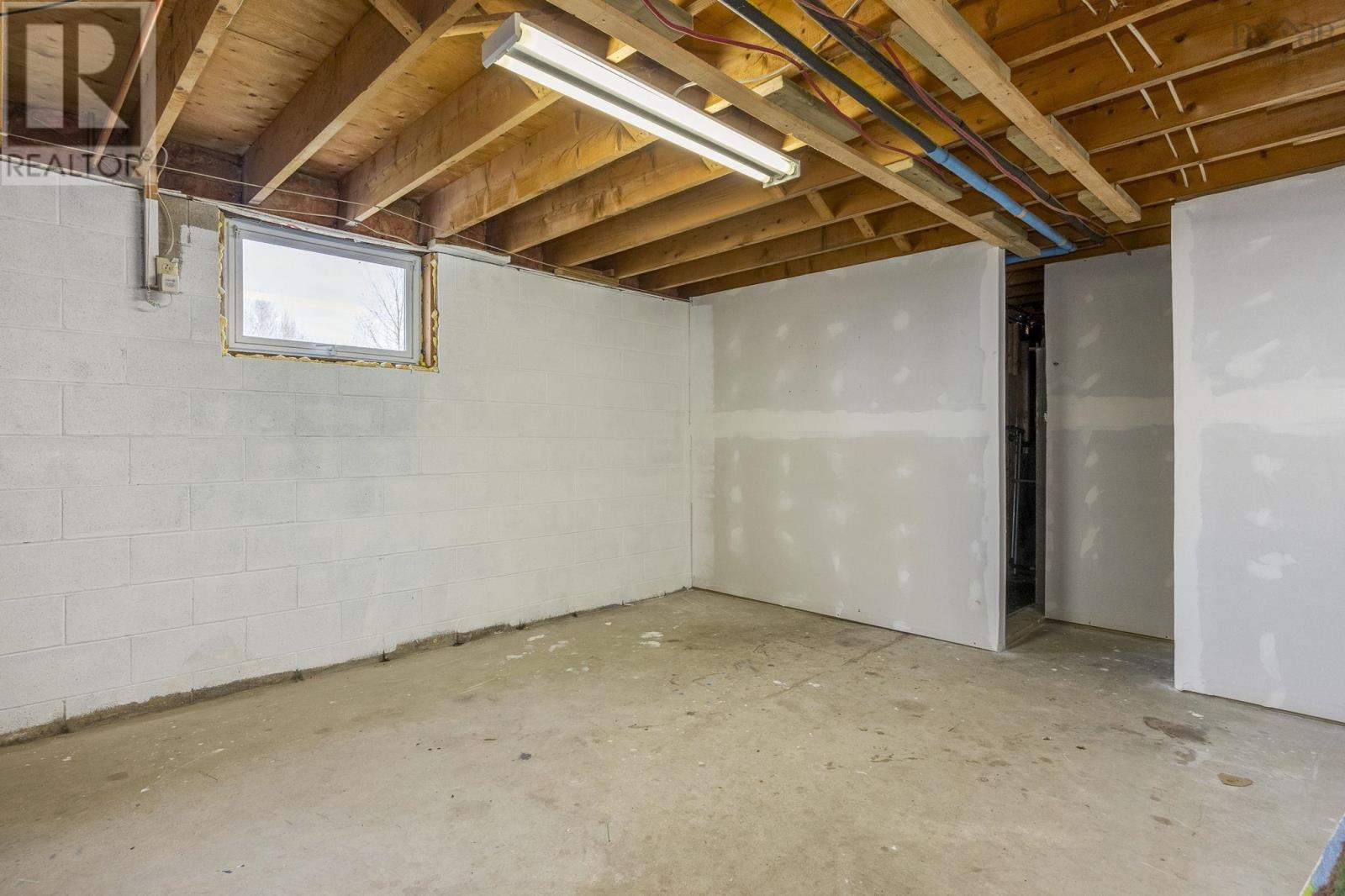 Property 24 of 34 of 1616 Spurr Road