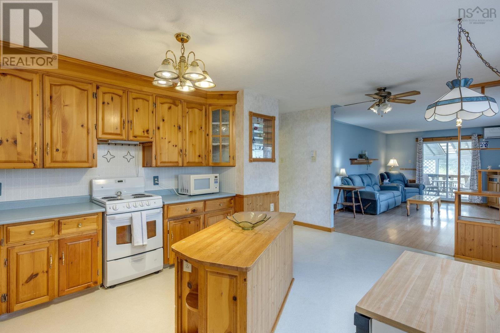 Property 9 of 34 of 1616 Spurr Road