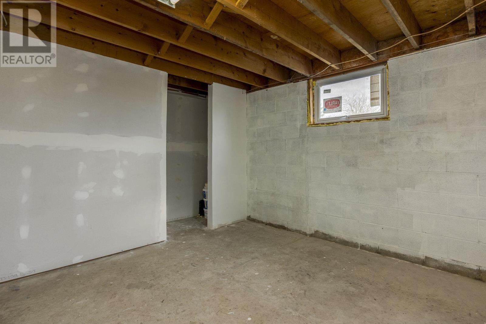 Property 27 of 34 of 1616 Spurr Road