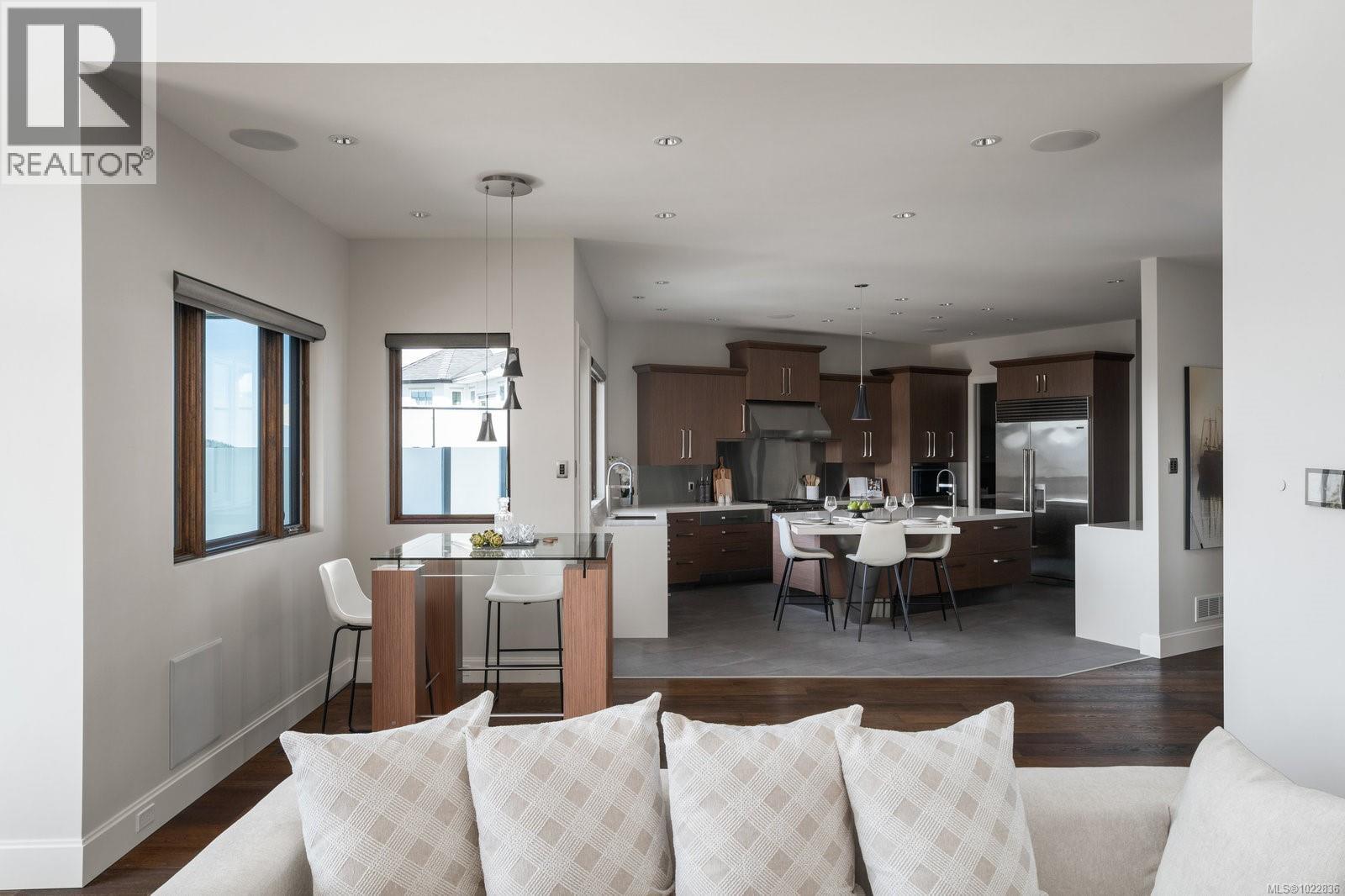  1098 Bearspaw Plateau, Langford