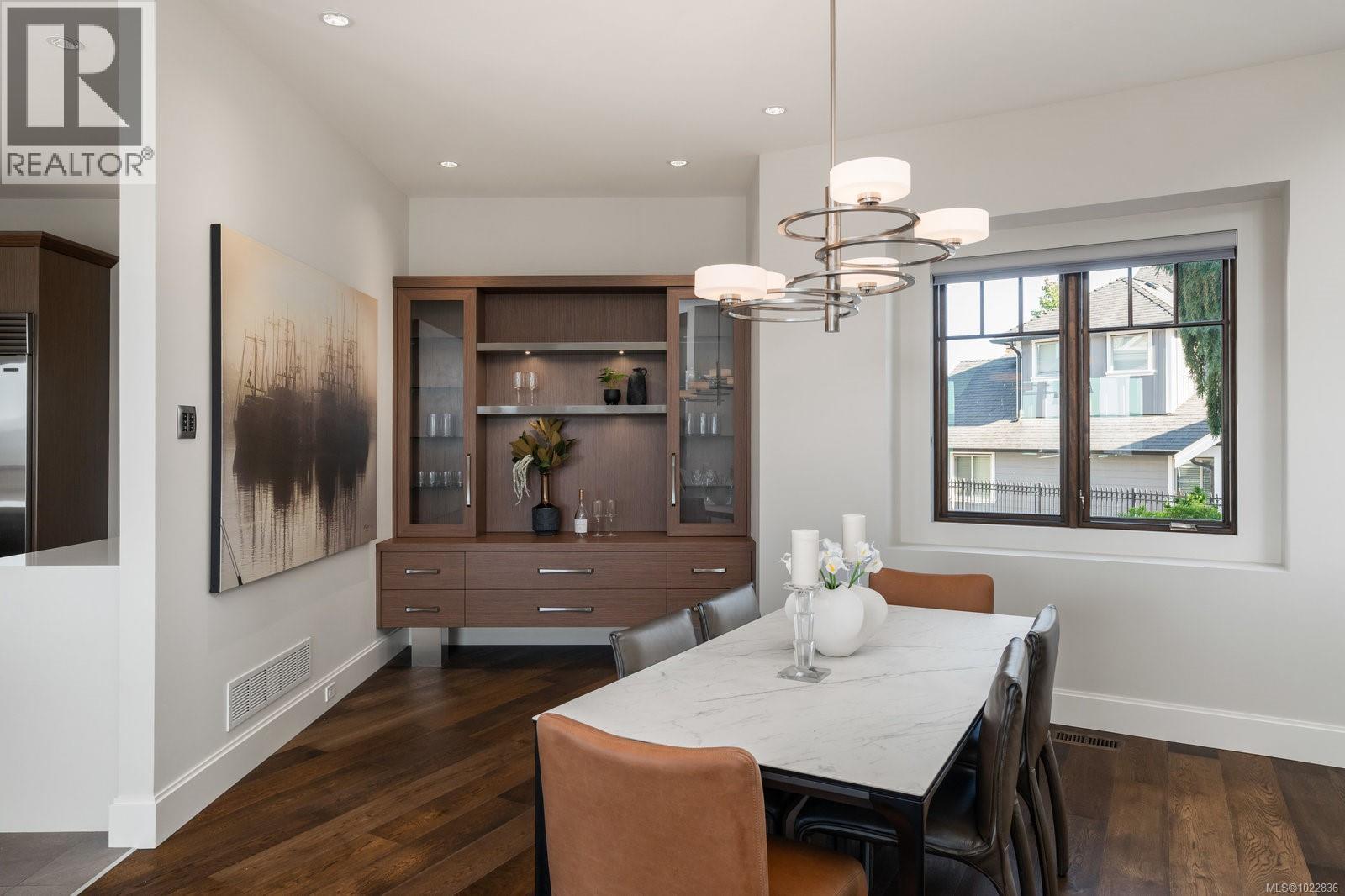  1098 Bearspaw Plateau, Langford