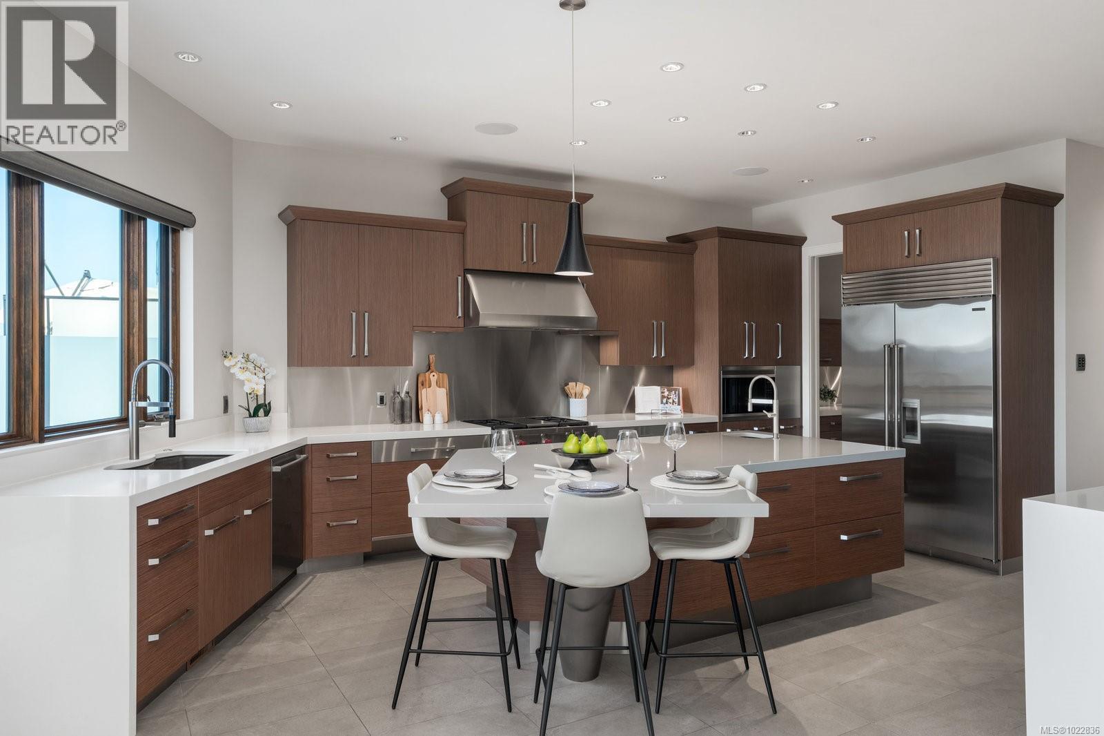  1098 Bearspaw Plateau, Langford