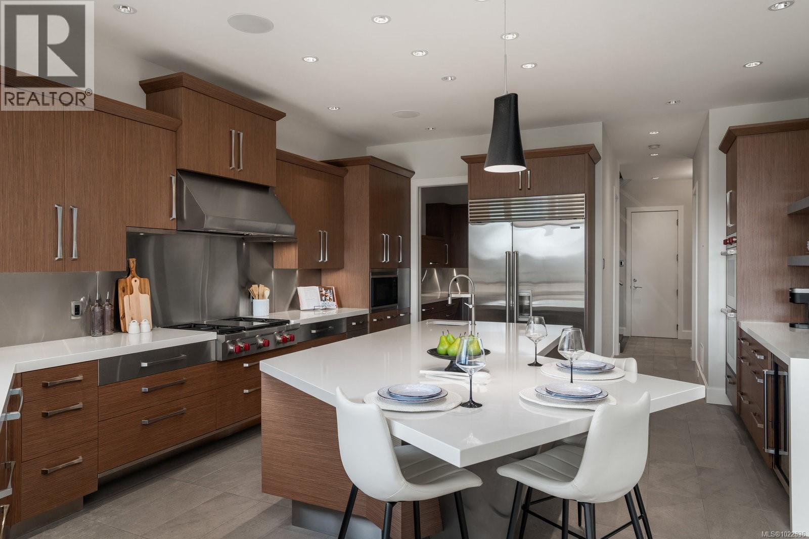  1098 Bearspaw Plateau, Langford