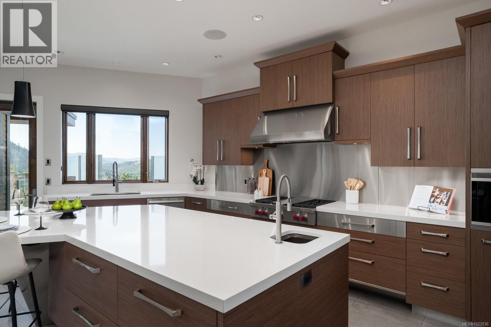  1098 Bearspaw Plateau, Langford