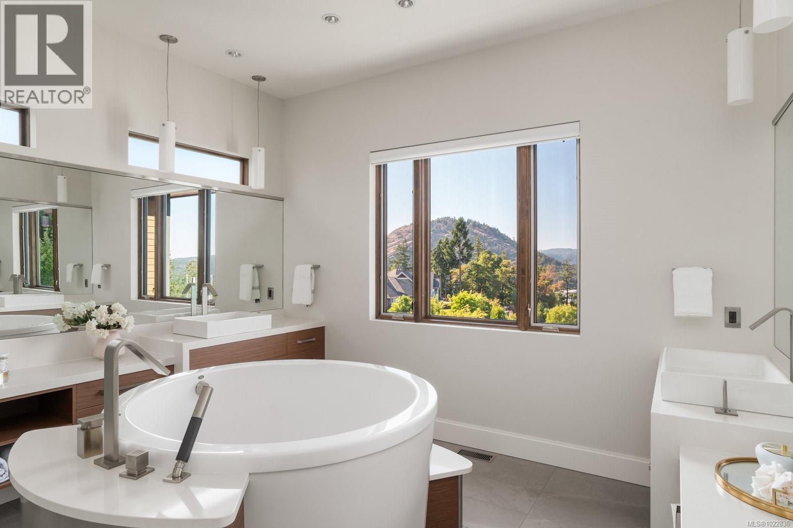  1098 Bearspaw Plateau, Langford