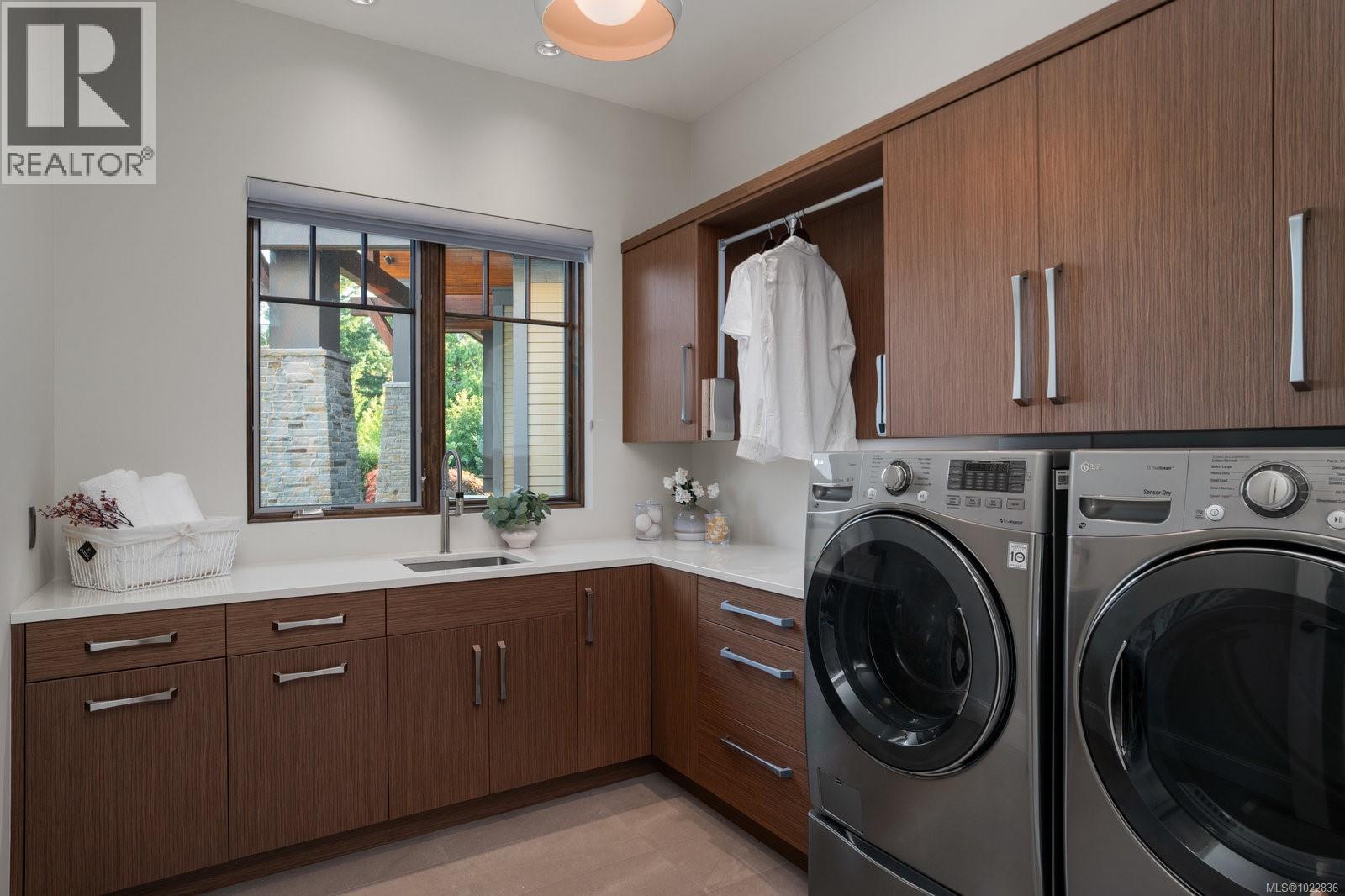  1098 Bearspaw Plateau, Langford