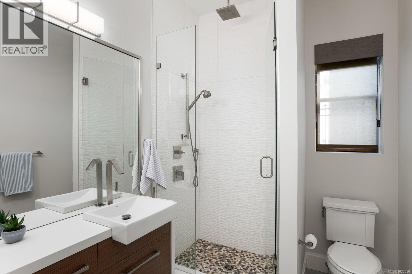  1098 Bearspaw Plateau, Langford