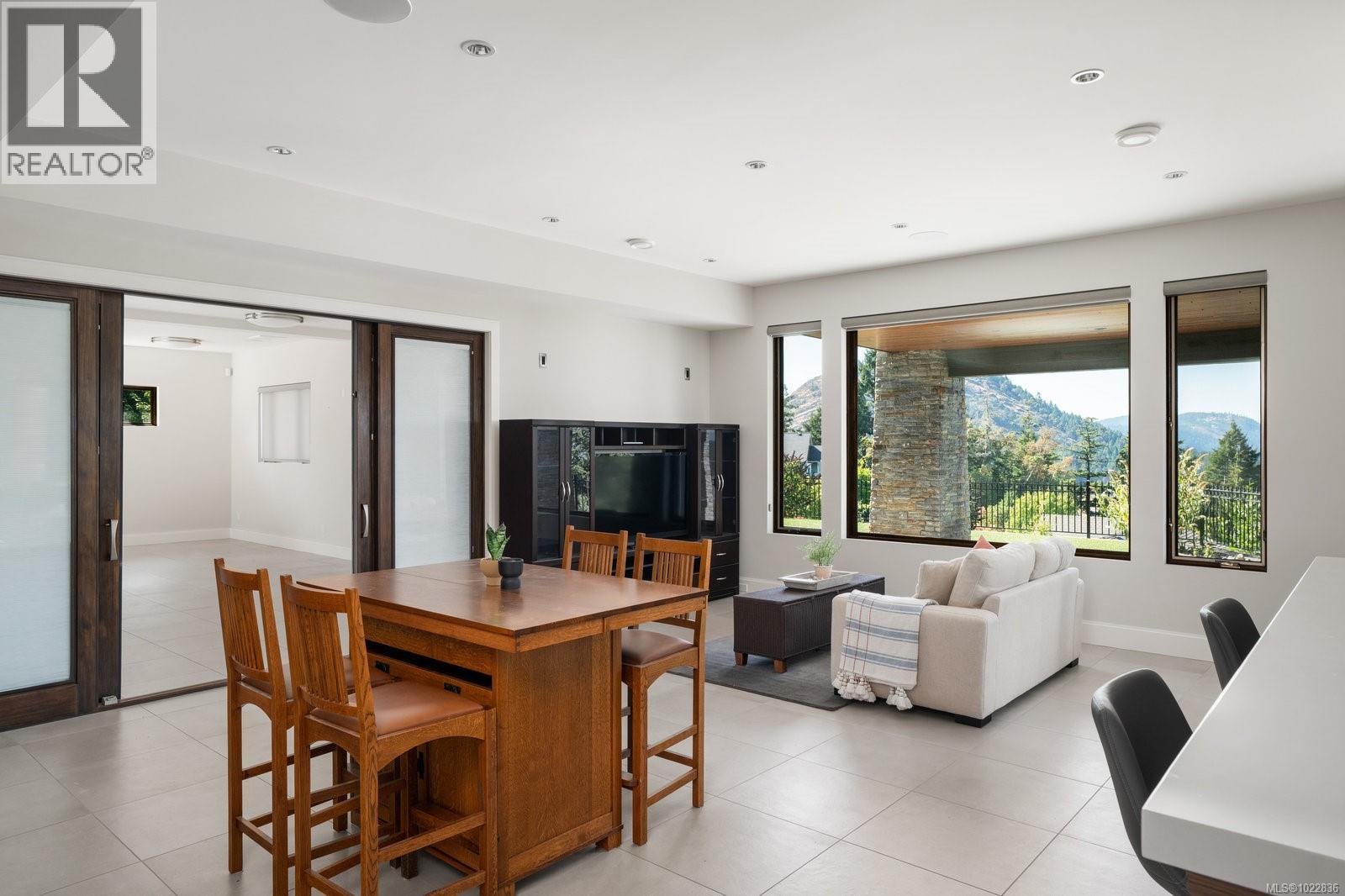  1098 Bearspaw Plateau, Langford