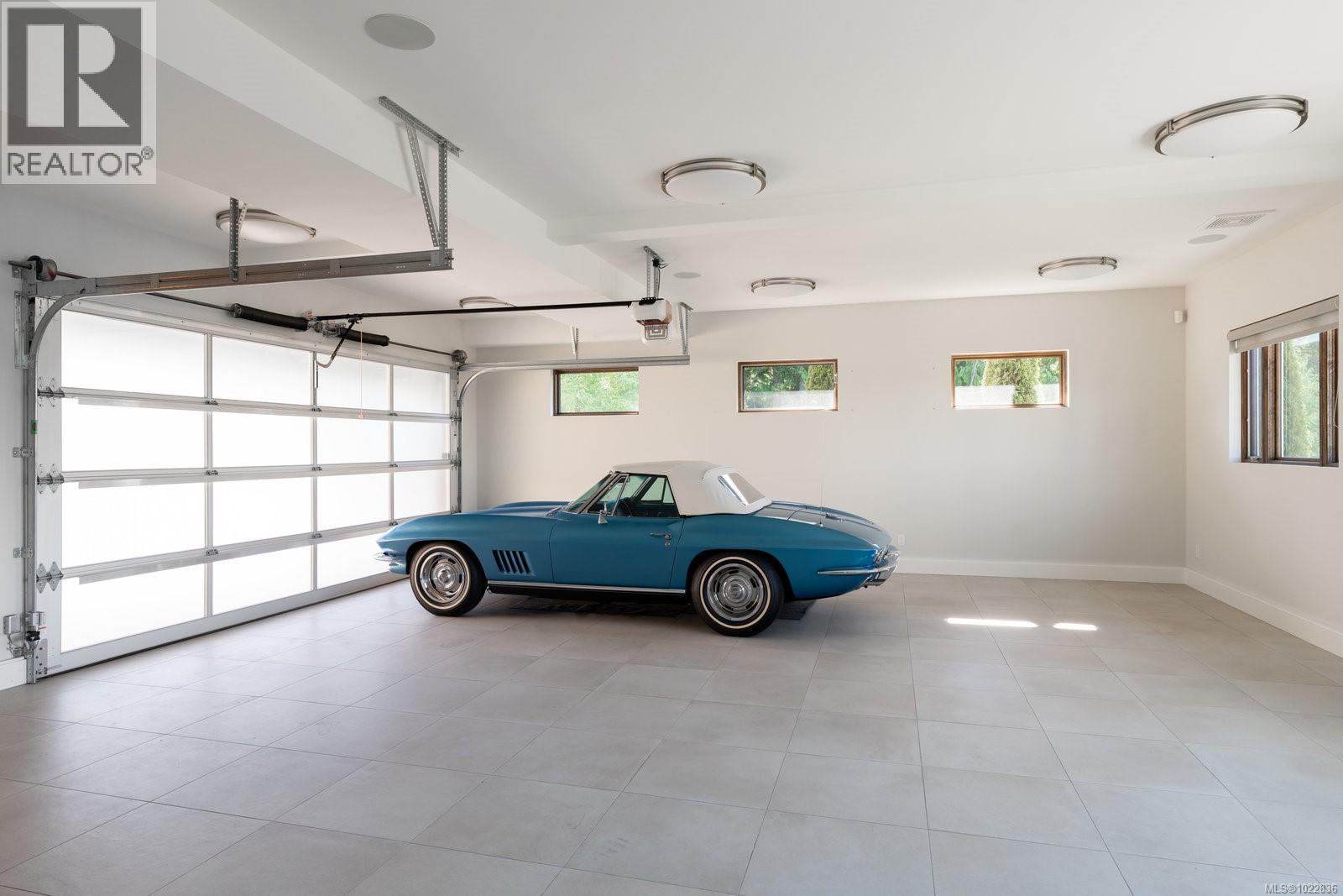  1098 Bearspaw Plateau, Langford