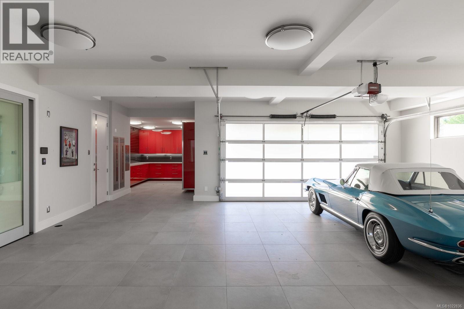  1098 Bearspaw Plateau, Langford