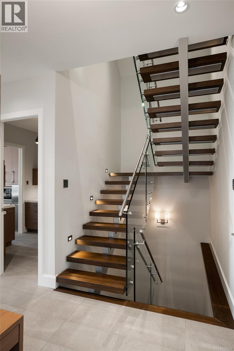  1098 Bearspaw Plateau, Langford