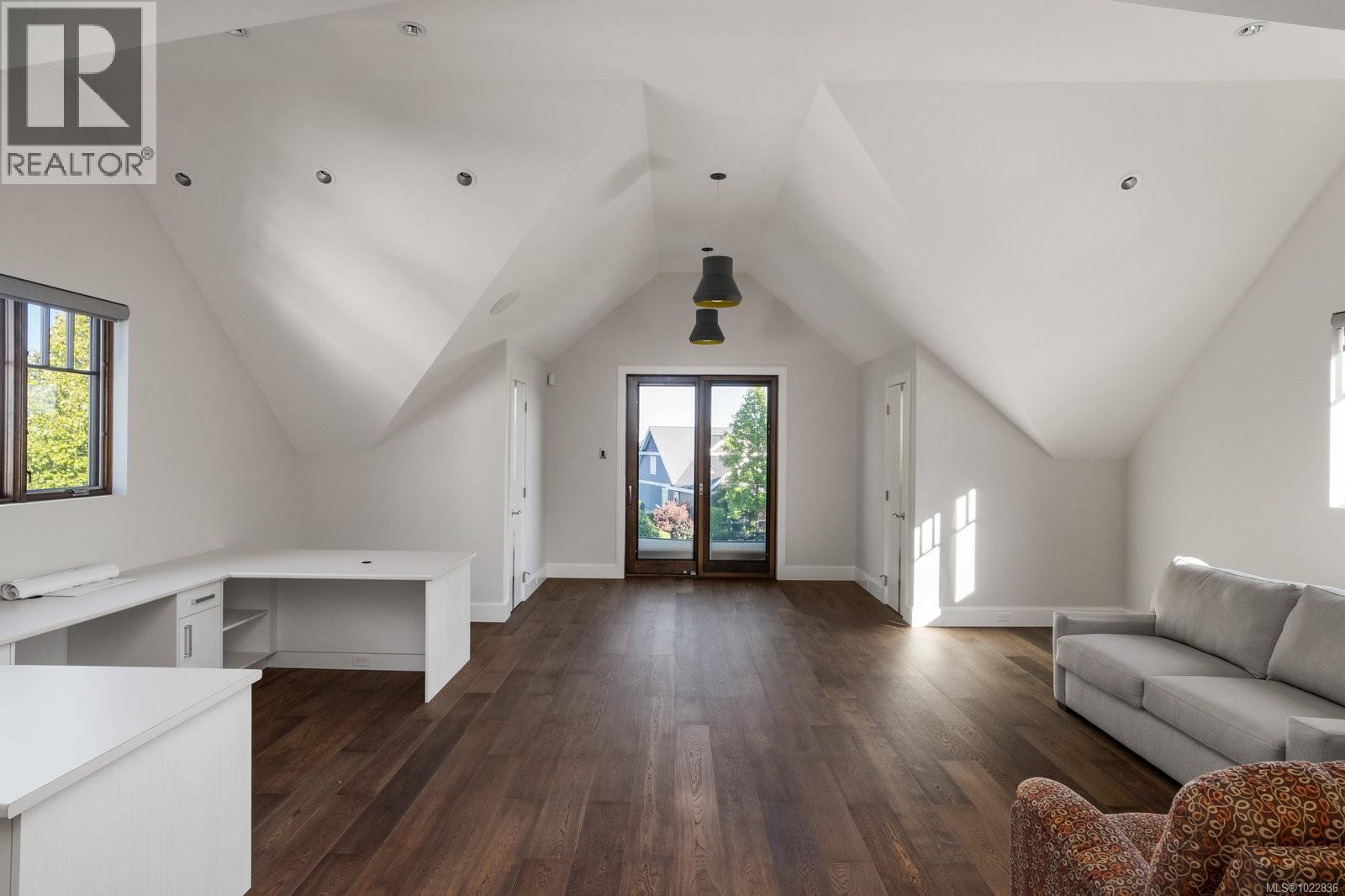  1098 Bearspaw Plateau, Langford