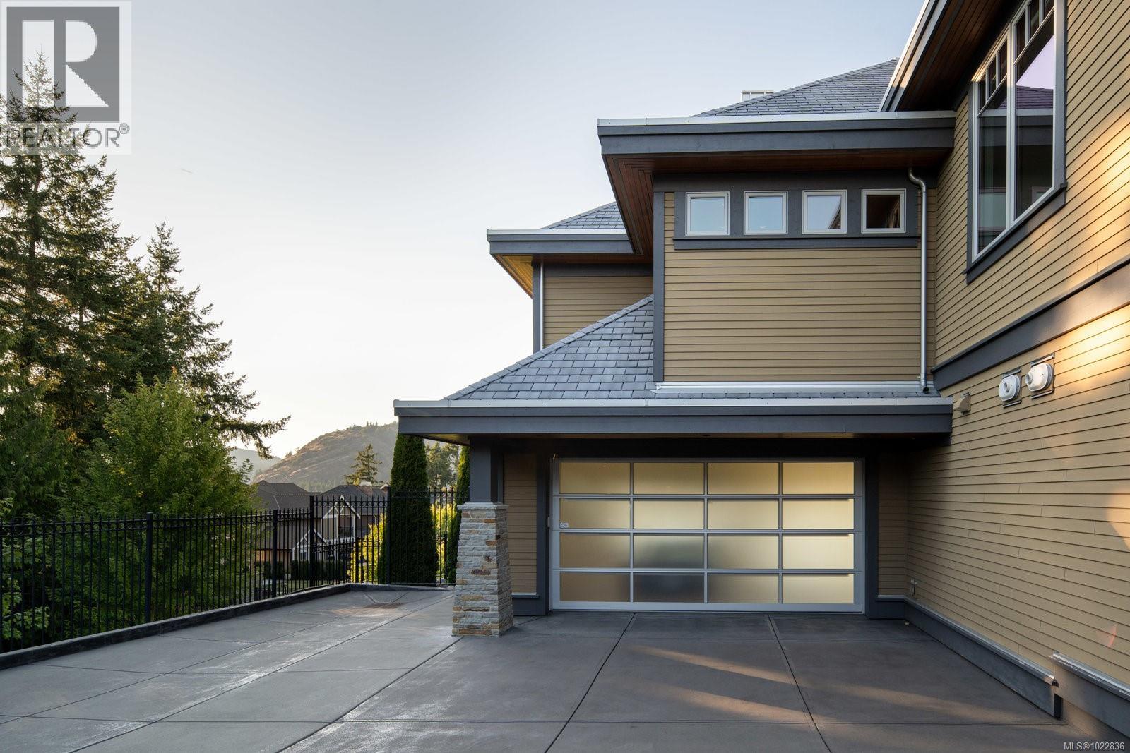  1098 Bearspaw Plateau, Langford