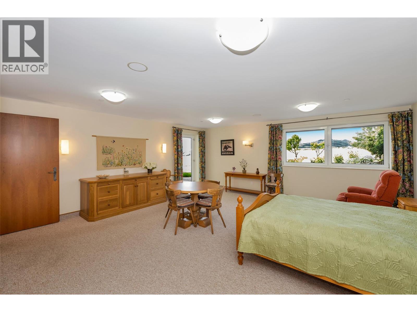 202 STEPPING STONES CRESCENT - 47