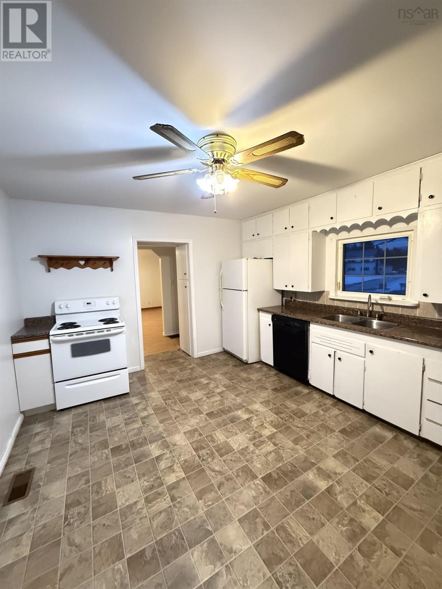 Property 8 of 17 of 685 Greenville Road