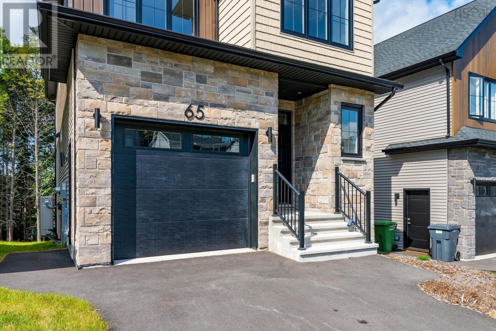 Property 2 of 17 of PC33 65 Pearlgarden Close