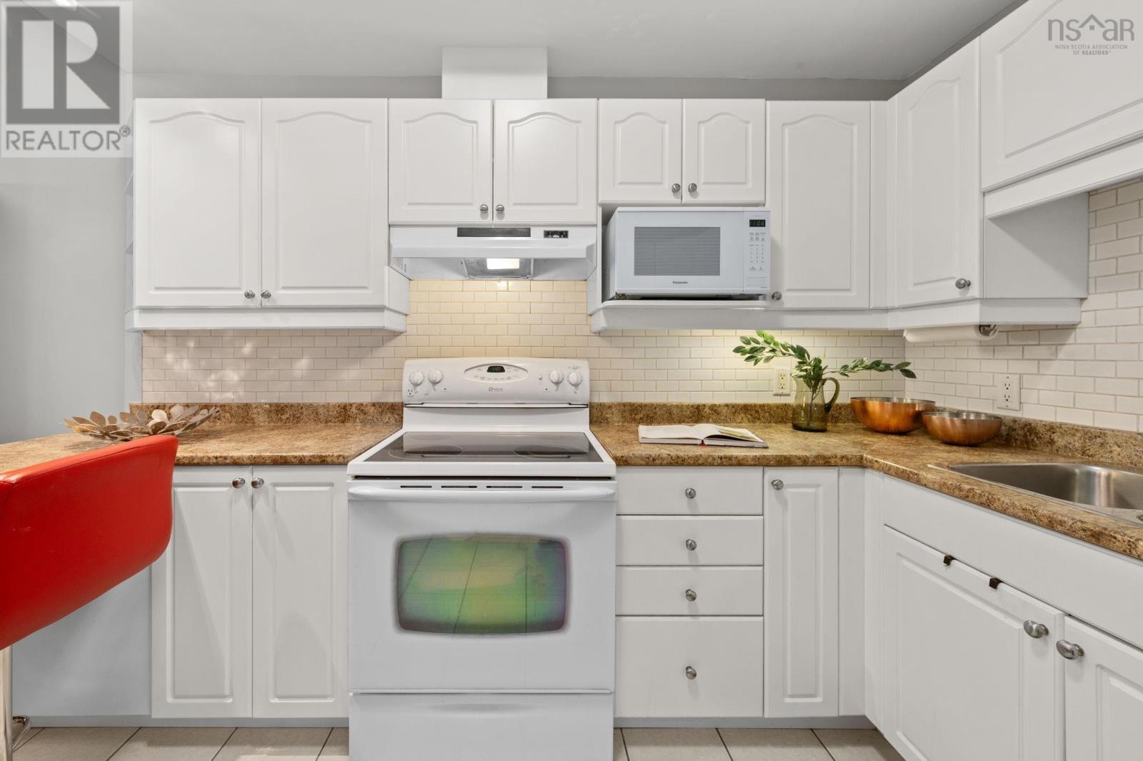 Property 8 of 34 of 108 767 Parkland Drive