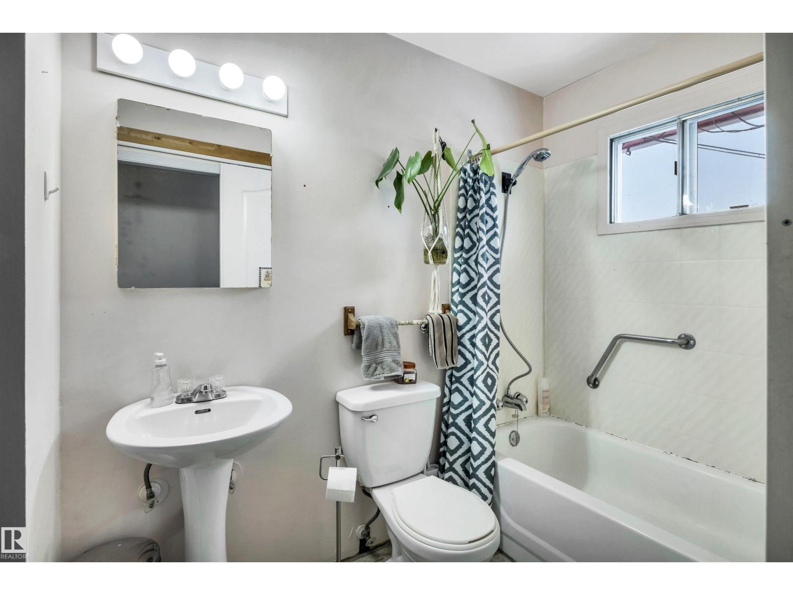 12237 47 ST NW, Edmonton