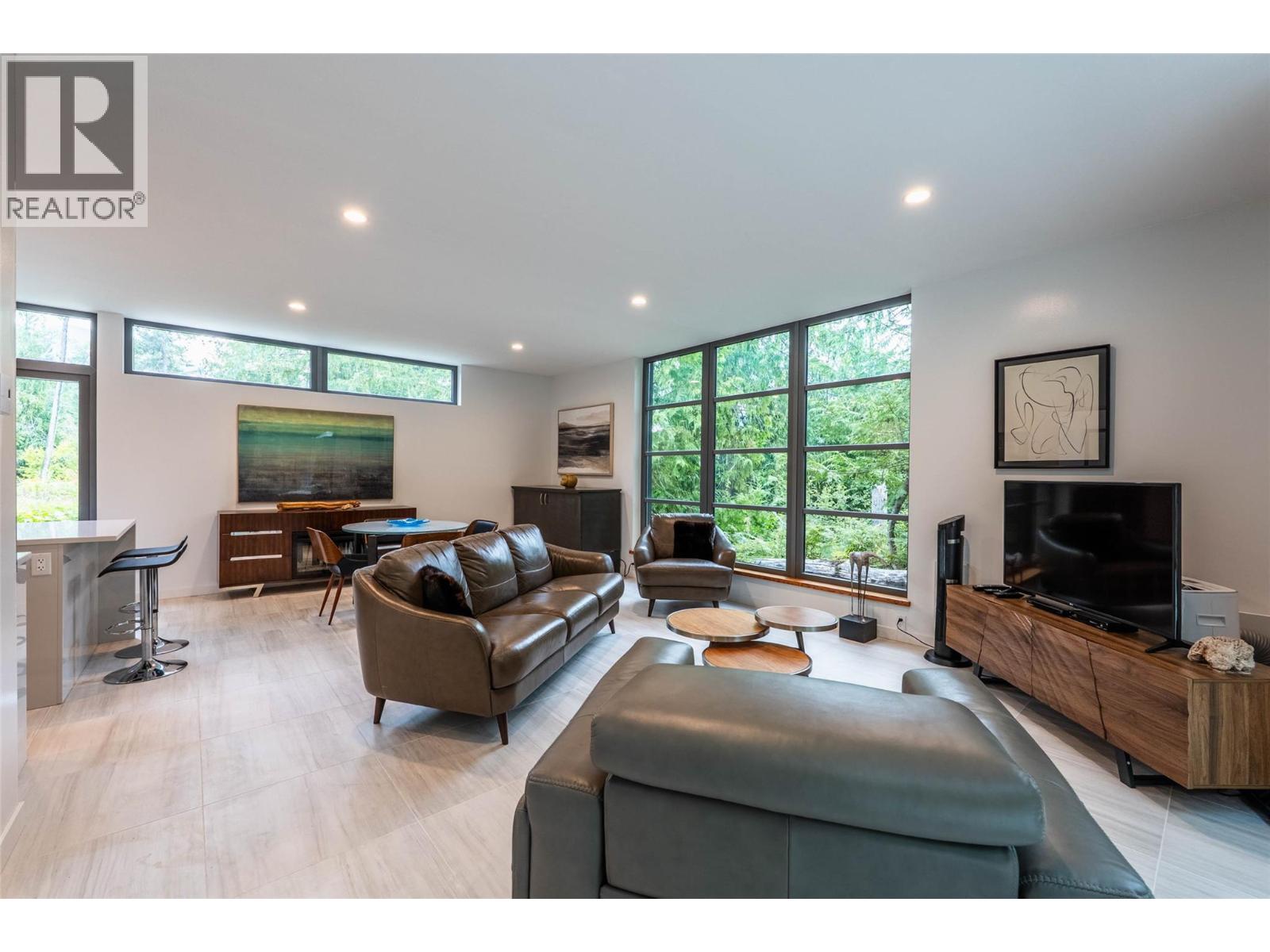 183-191 Kootenay Lake Road, Procter