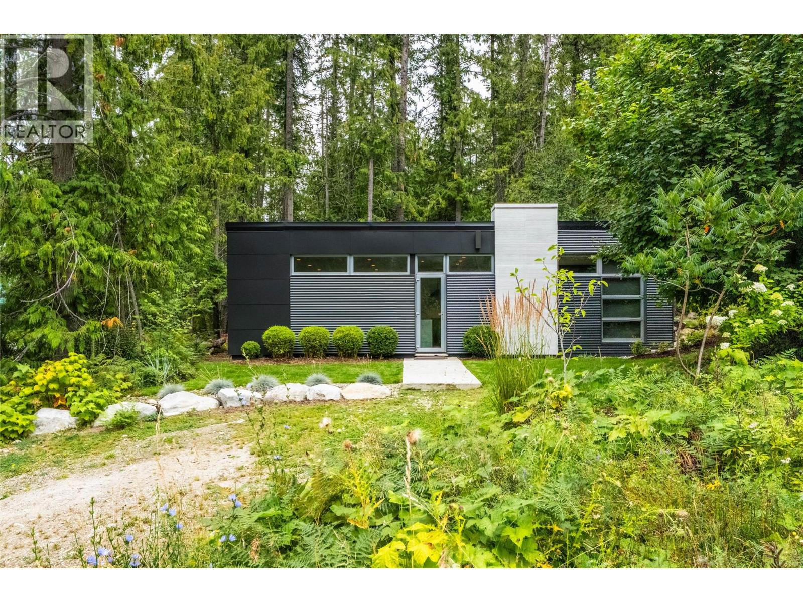 183-191 Kootenay Lake Road, Procter