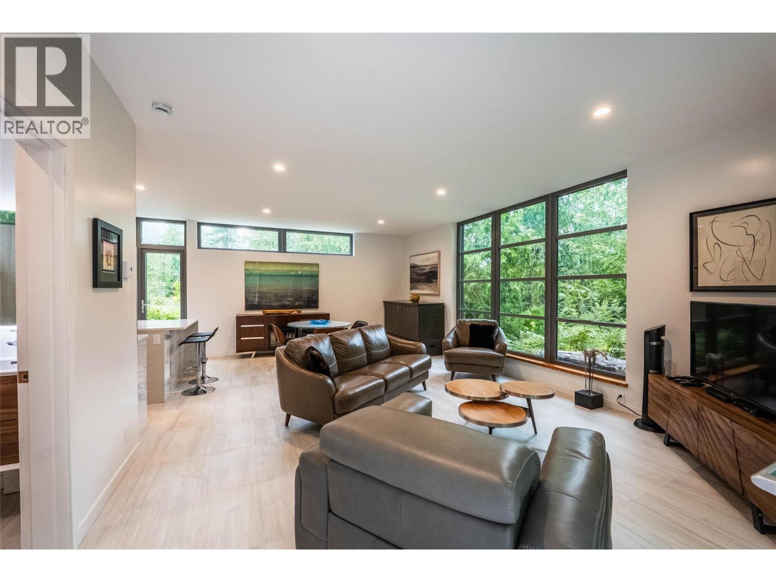 183-191 Kootenay Lake Road, Procter