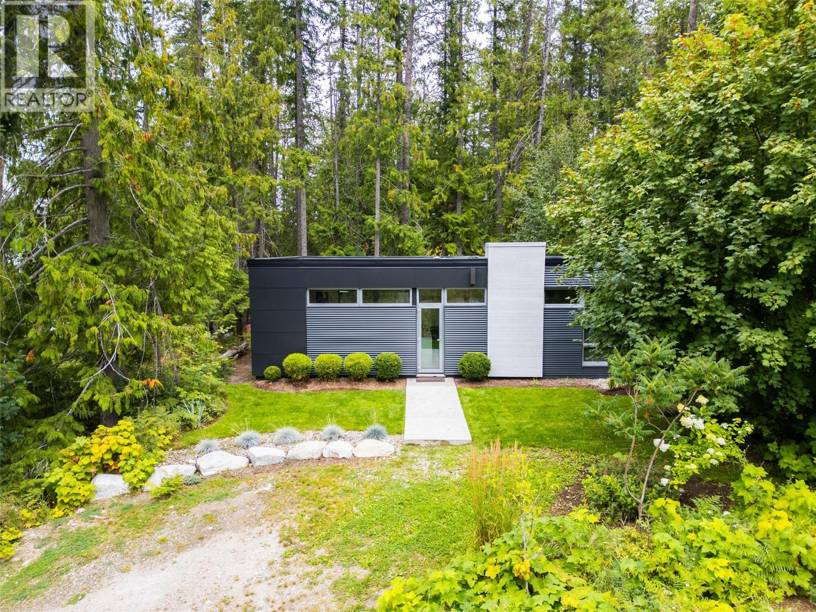 183-191 Kootenay Lake Road, Procter