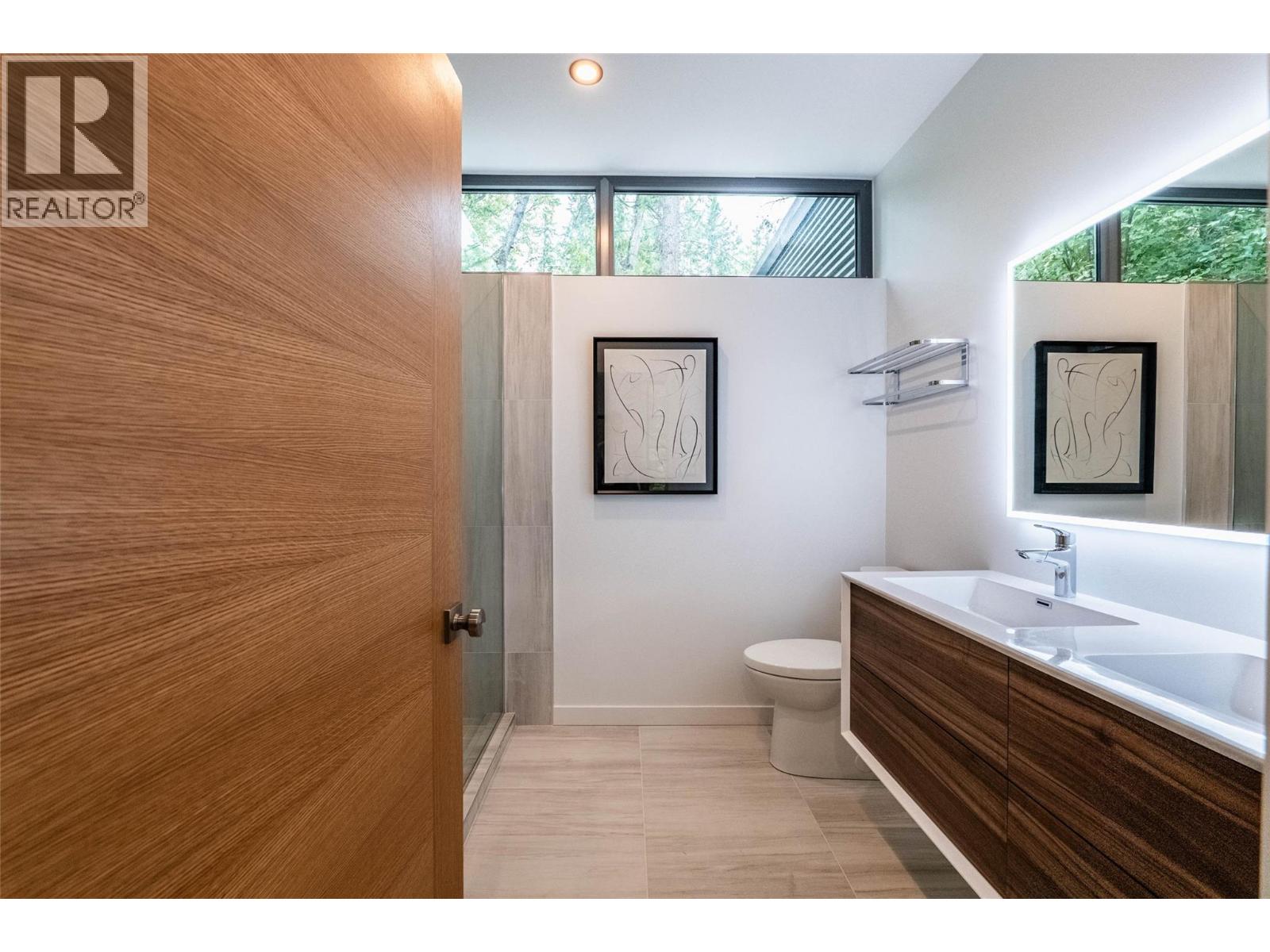 183-191 Kootenay Lake Road, Procter