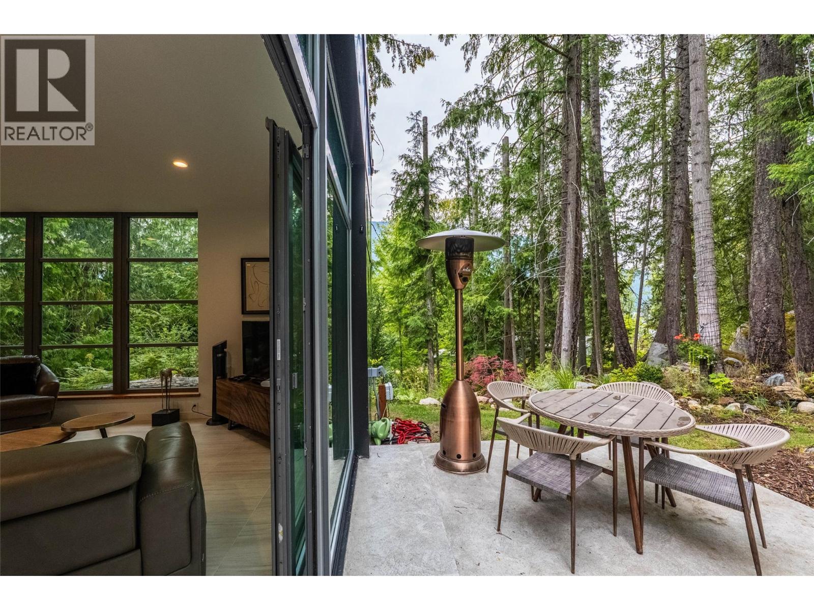 183-191 Kootenay Lake Road, Procter