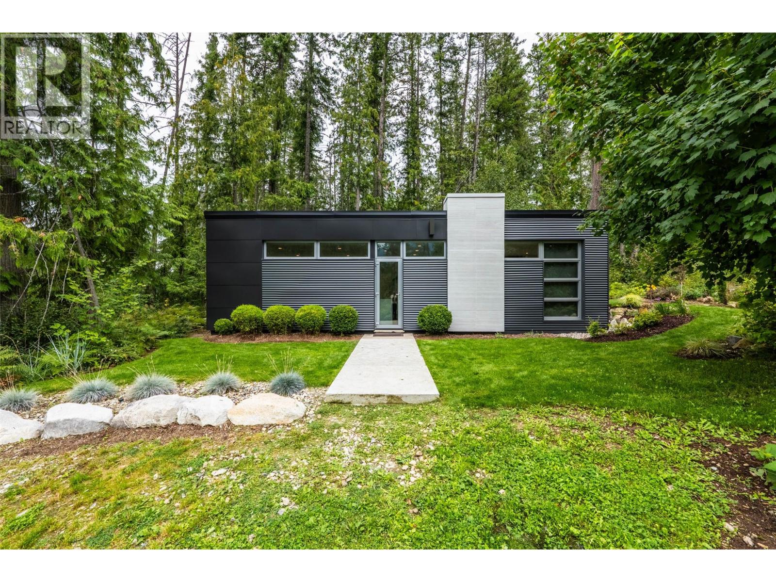 183-191 Kootenay Lake Road, Procter