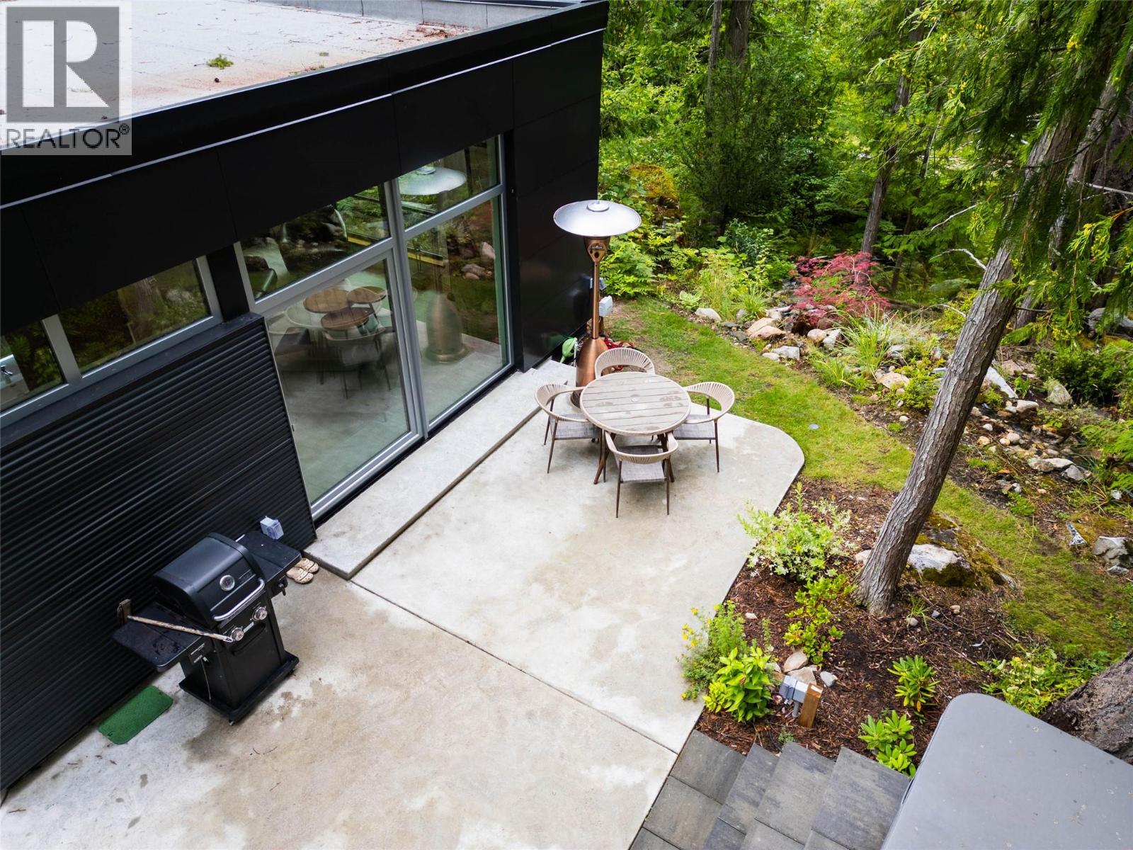 183-191 Kootenay Lake Road, Procter