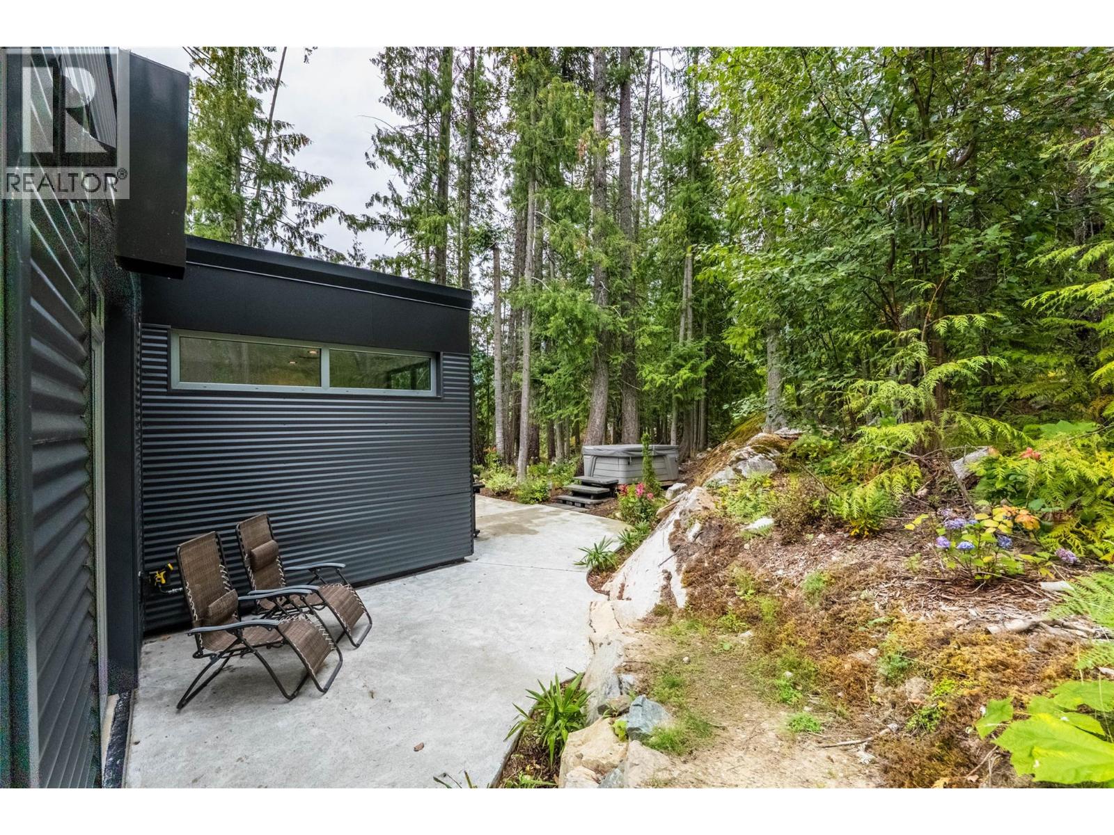 183-191 Kootenay Lake Road, Procter