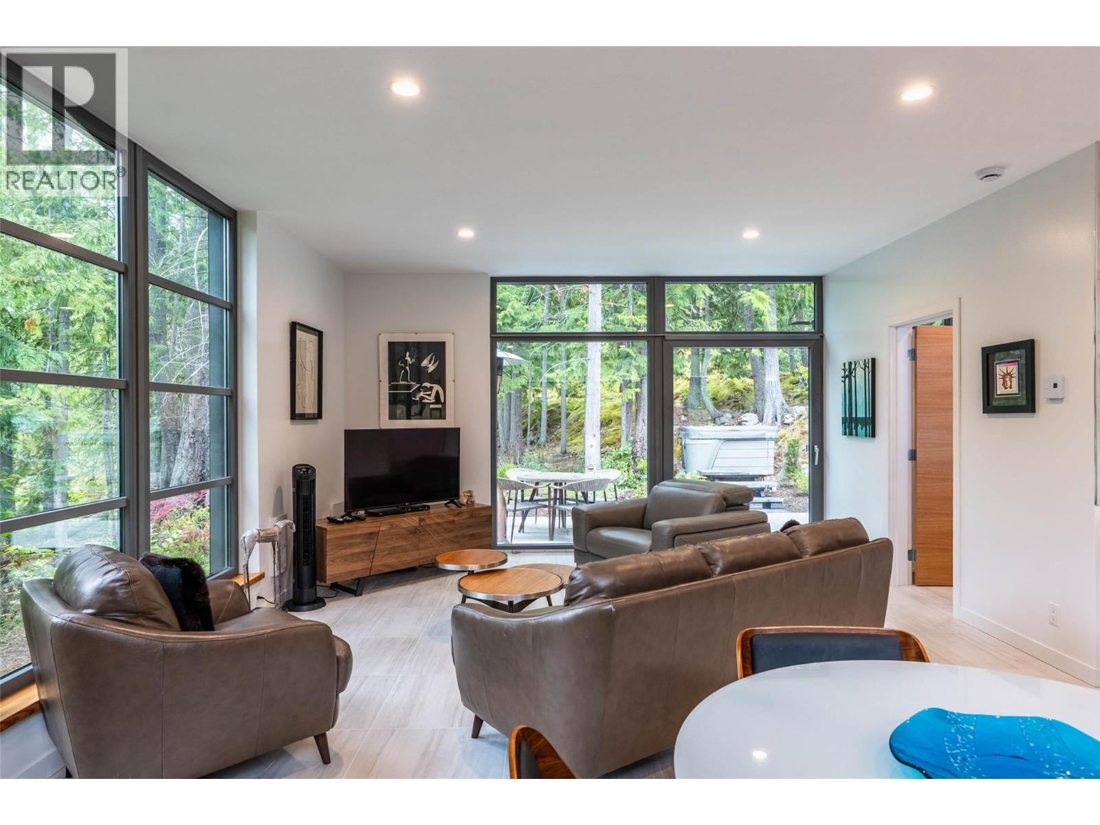 183-191 Kootenay Lake Road, Procter