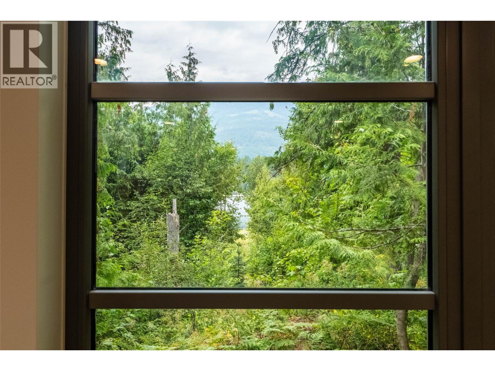 183-191 Kootenay Lake Road, Procter