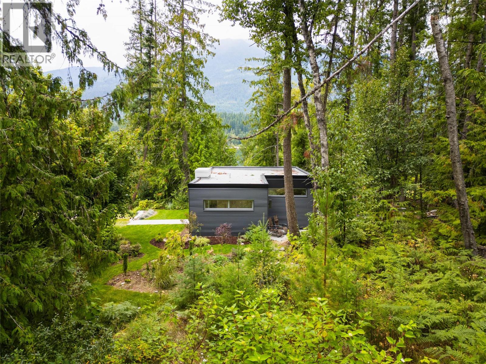 183-191 Kootenay Lake Road, Procter