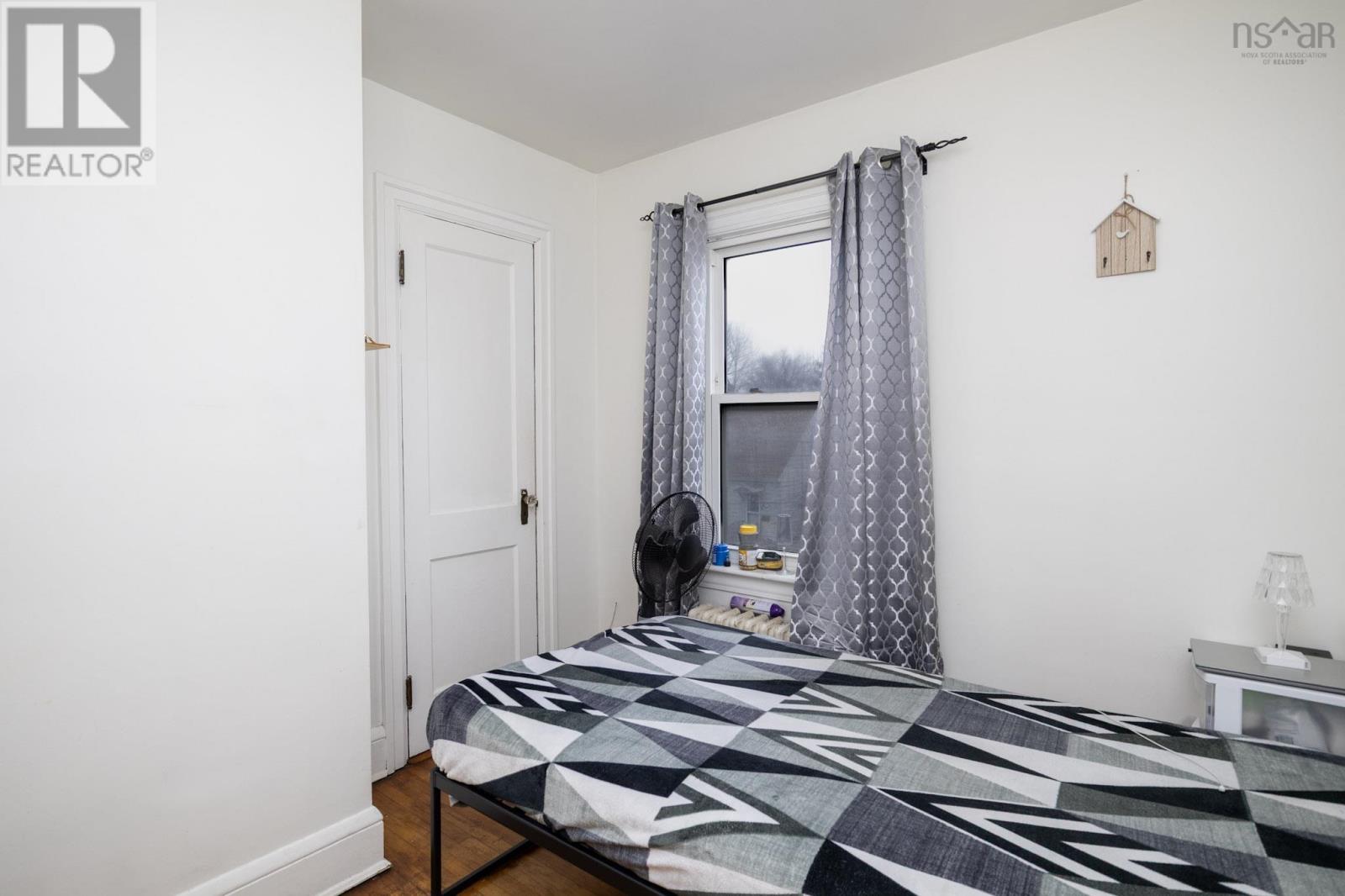 Property 20 of 27 of 54 Margaret Street